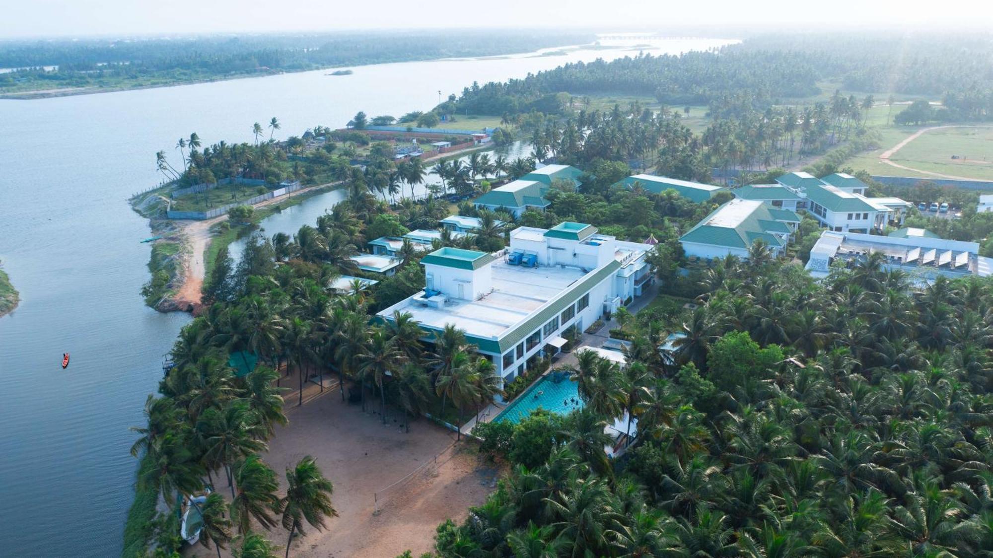 Radisson Resort Pondicherry Bay Exterior foto