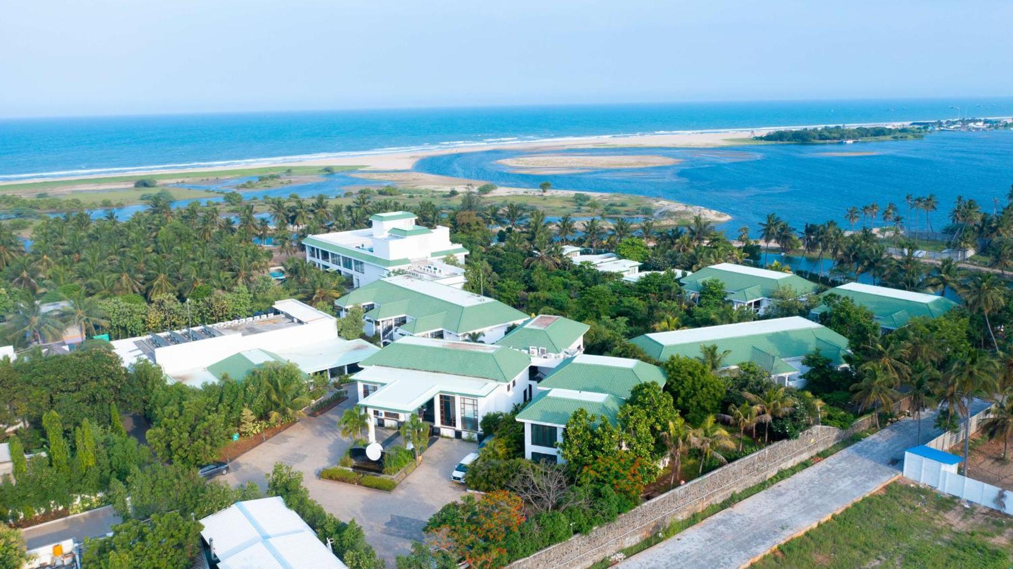 Radisson Resort Pondicherry Bay Exterior foto